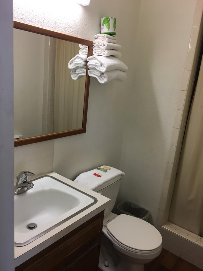 Skyliner Motel Stroud 외부 사진